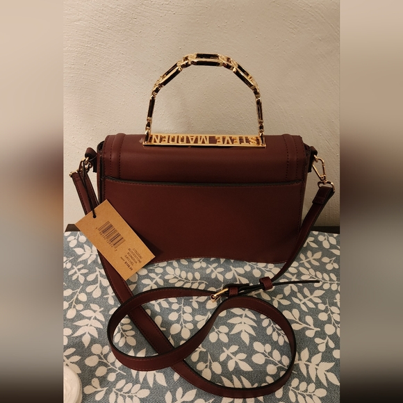 Steve Madden Gorgeous Burgandy Handbag with Gold Trim and solid handle o… - Picture 5 of 8